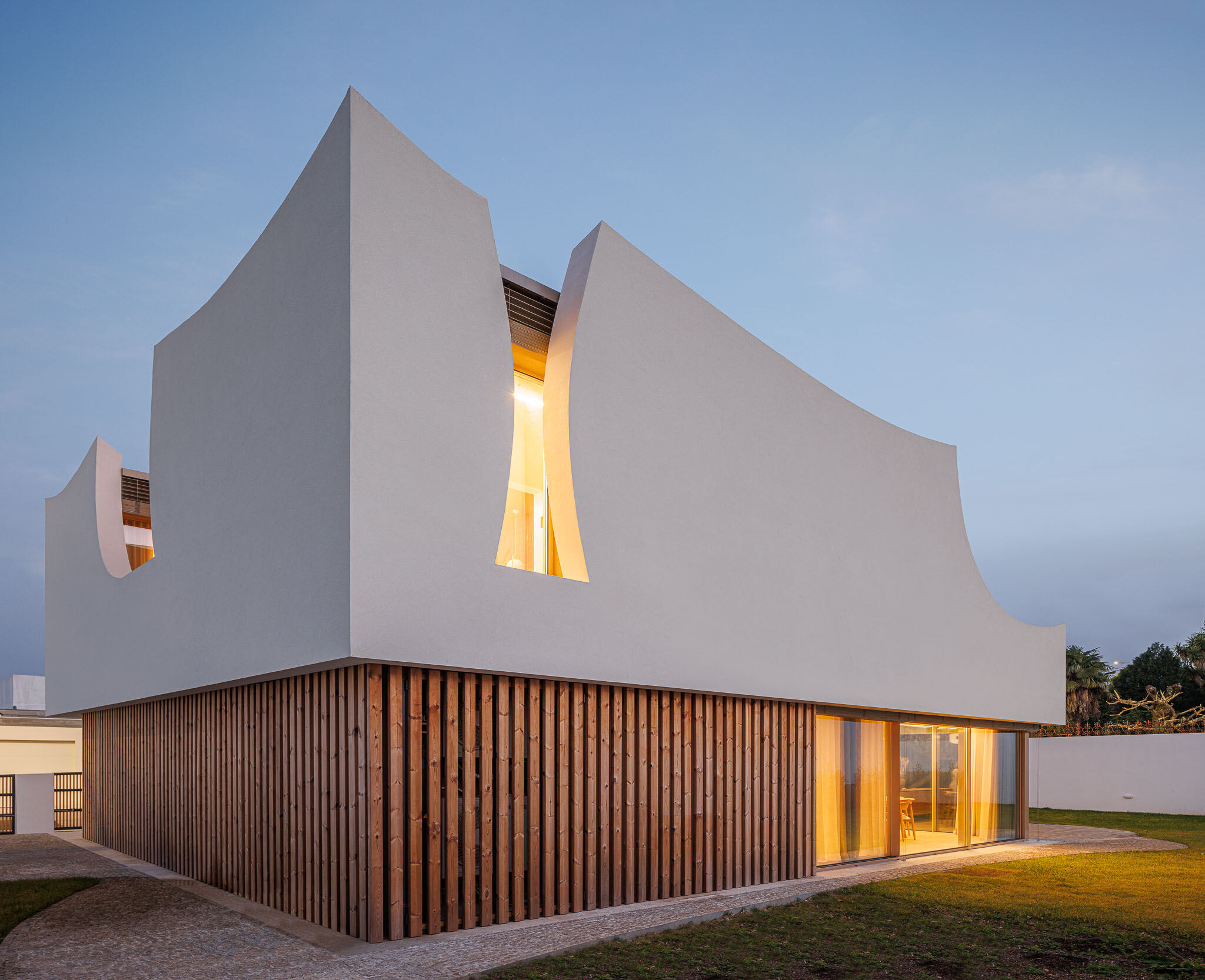 https://archello.com/story/124733/attachments/photos-videos/12 photo_credit Ivo Tavares Studio