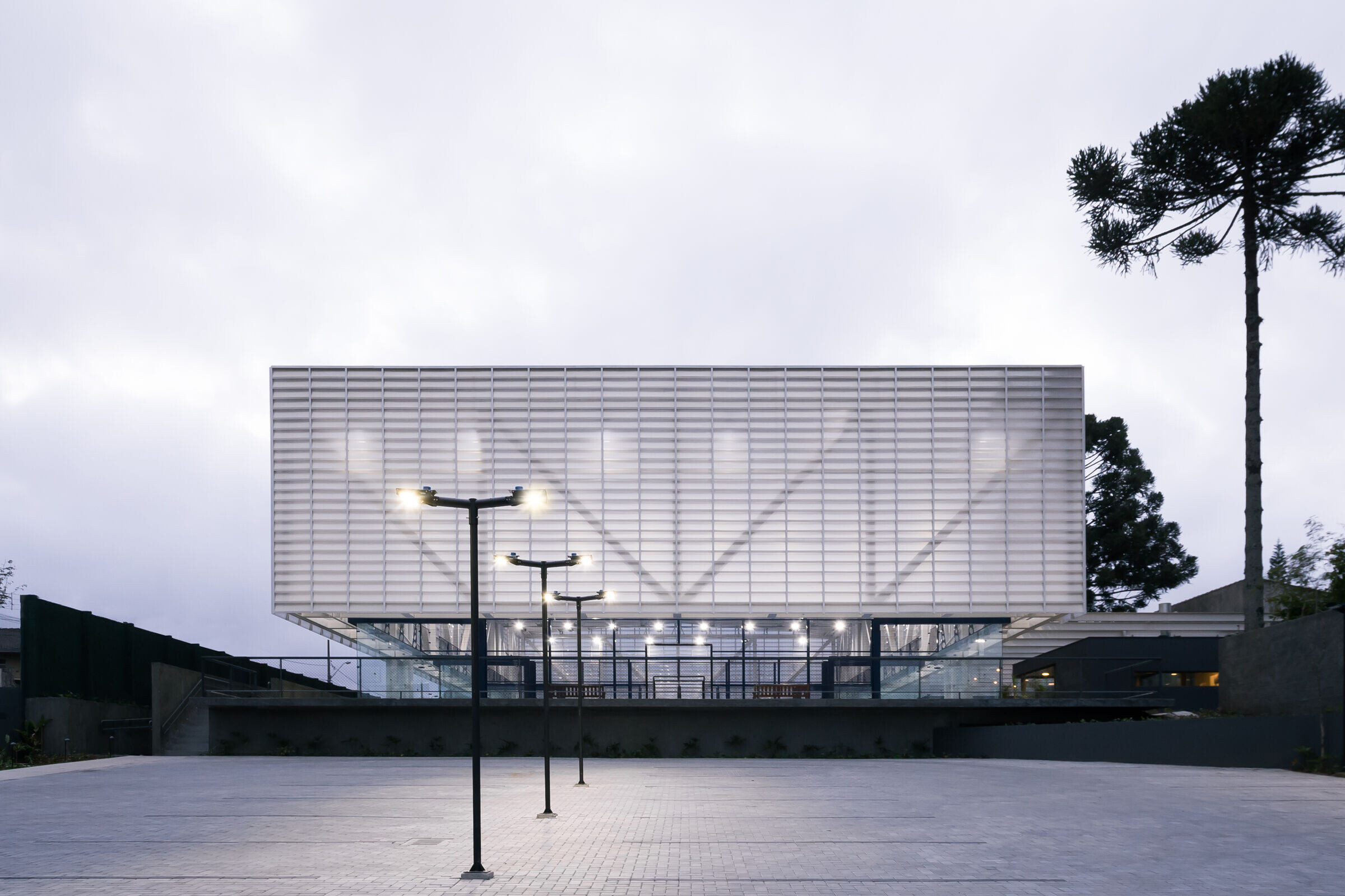 https://archello.com/story/125589/attachments/photos-videos/11 photo_credit Alexandre Kenji Okabaiasse