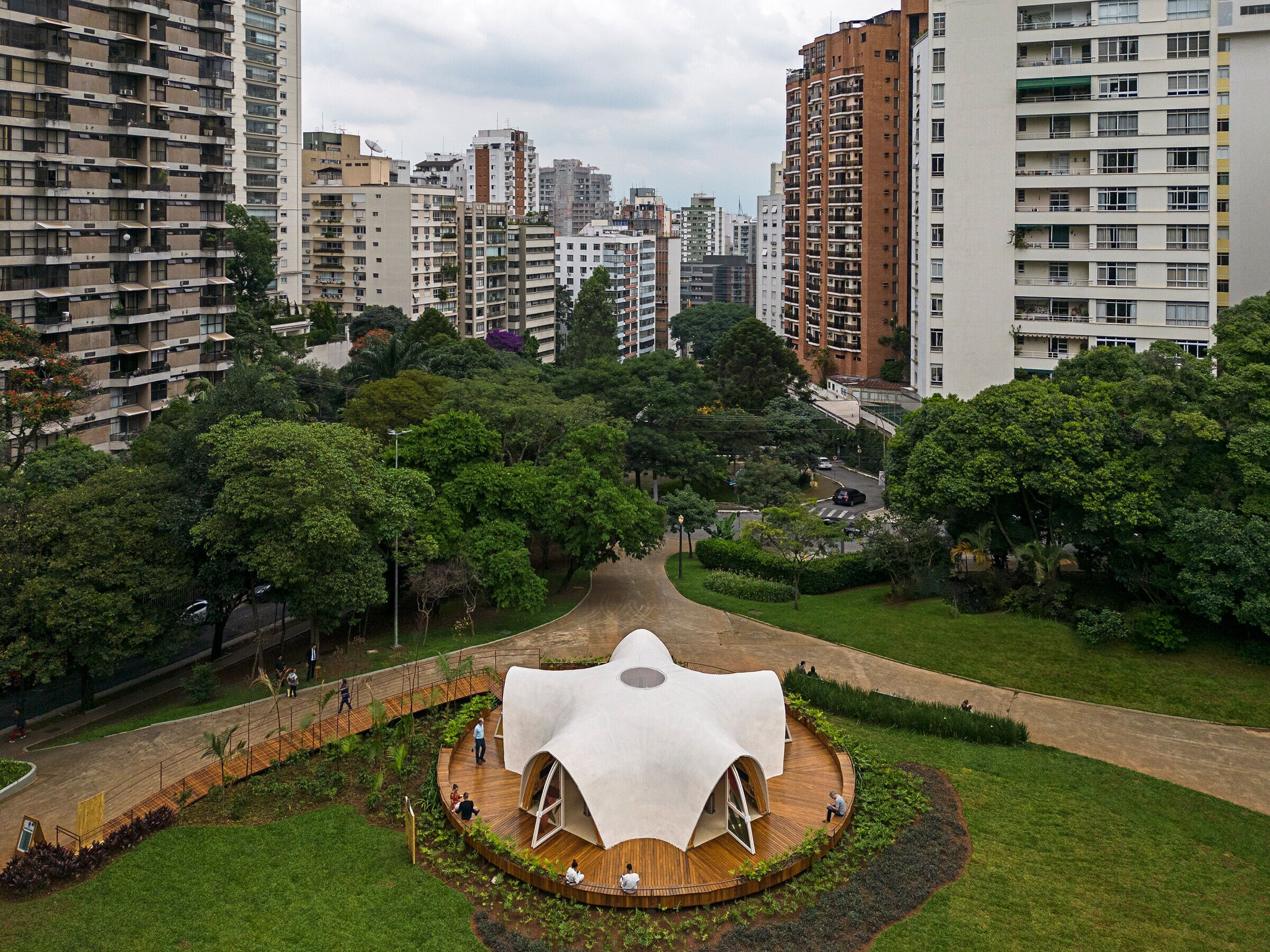 https://archello.com/story/125655/attachments/photos-videos/3 photo_credit Leonardo Finotti