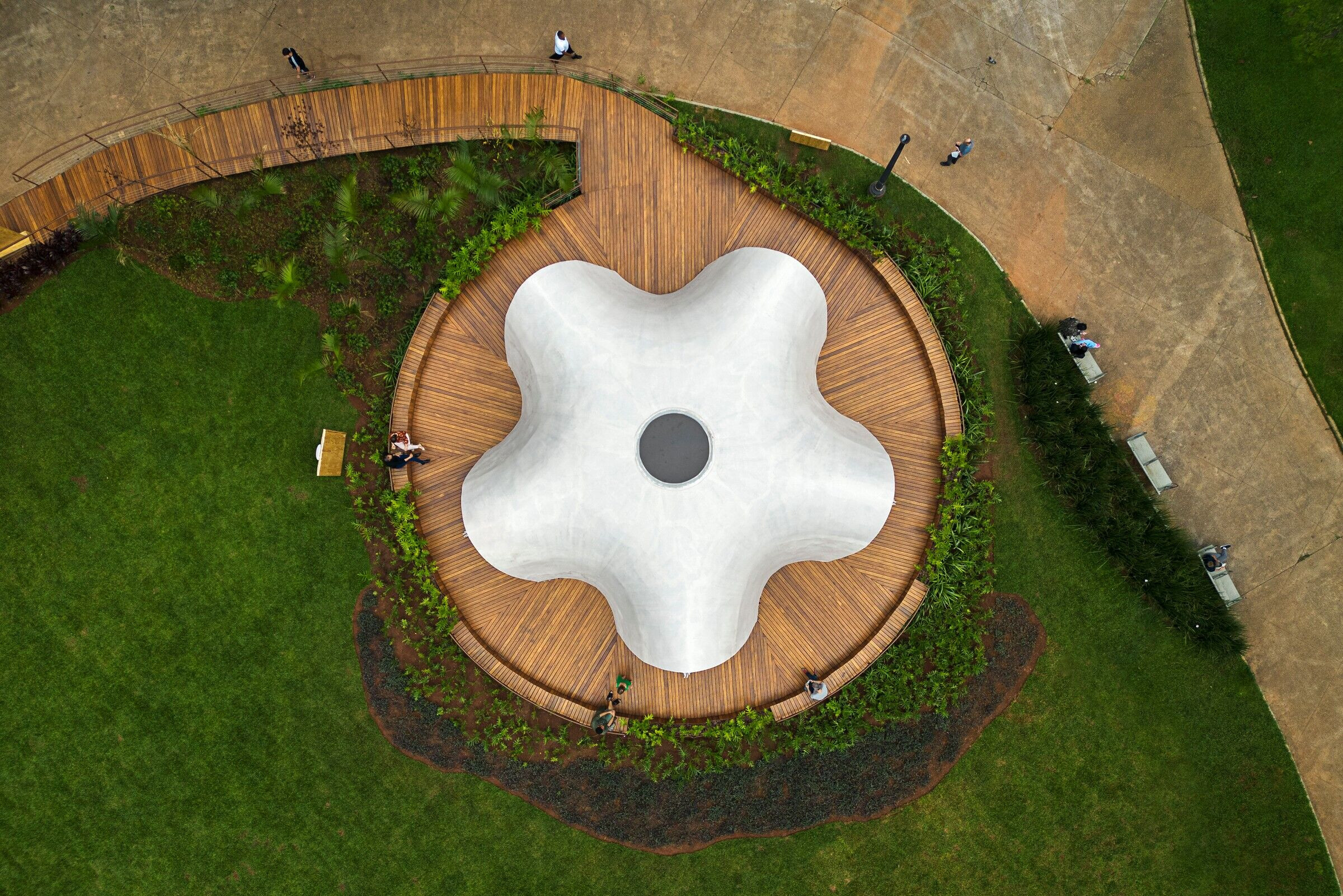 https://archello.com/story/125655/attachments/photos-videos/5 photo_credit Leonardo Finotti