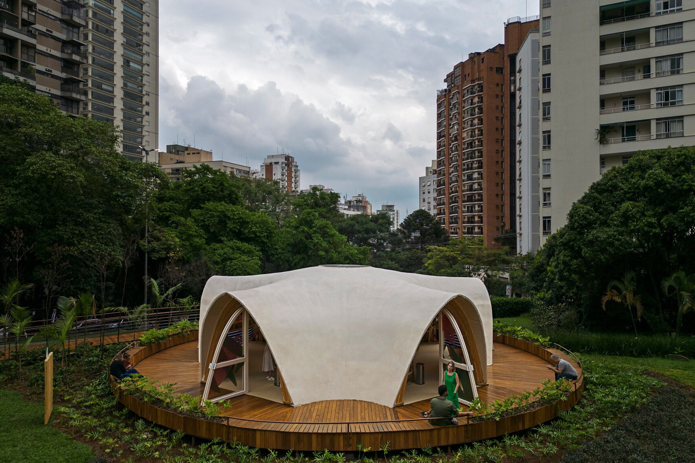 https://archello.com/story/125655/attachments/photos-videos/6 photo_credit Leonardo Finotti
