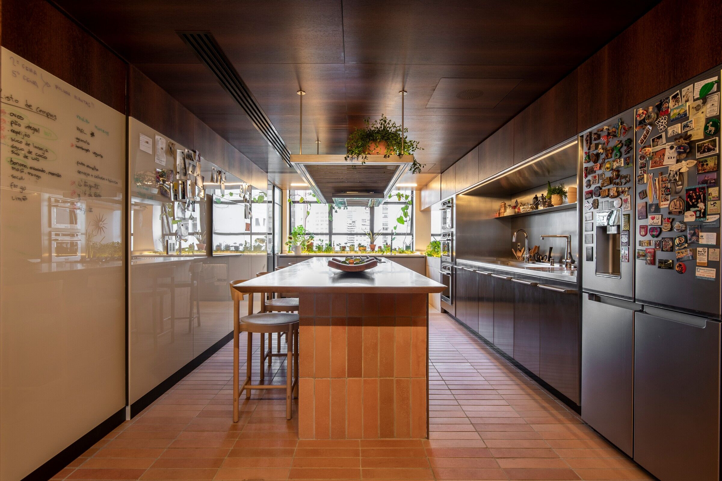https://archello.com/story/125659/attachments/photos-videos/9 photo_credit Maíra Acayaba