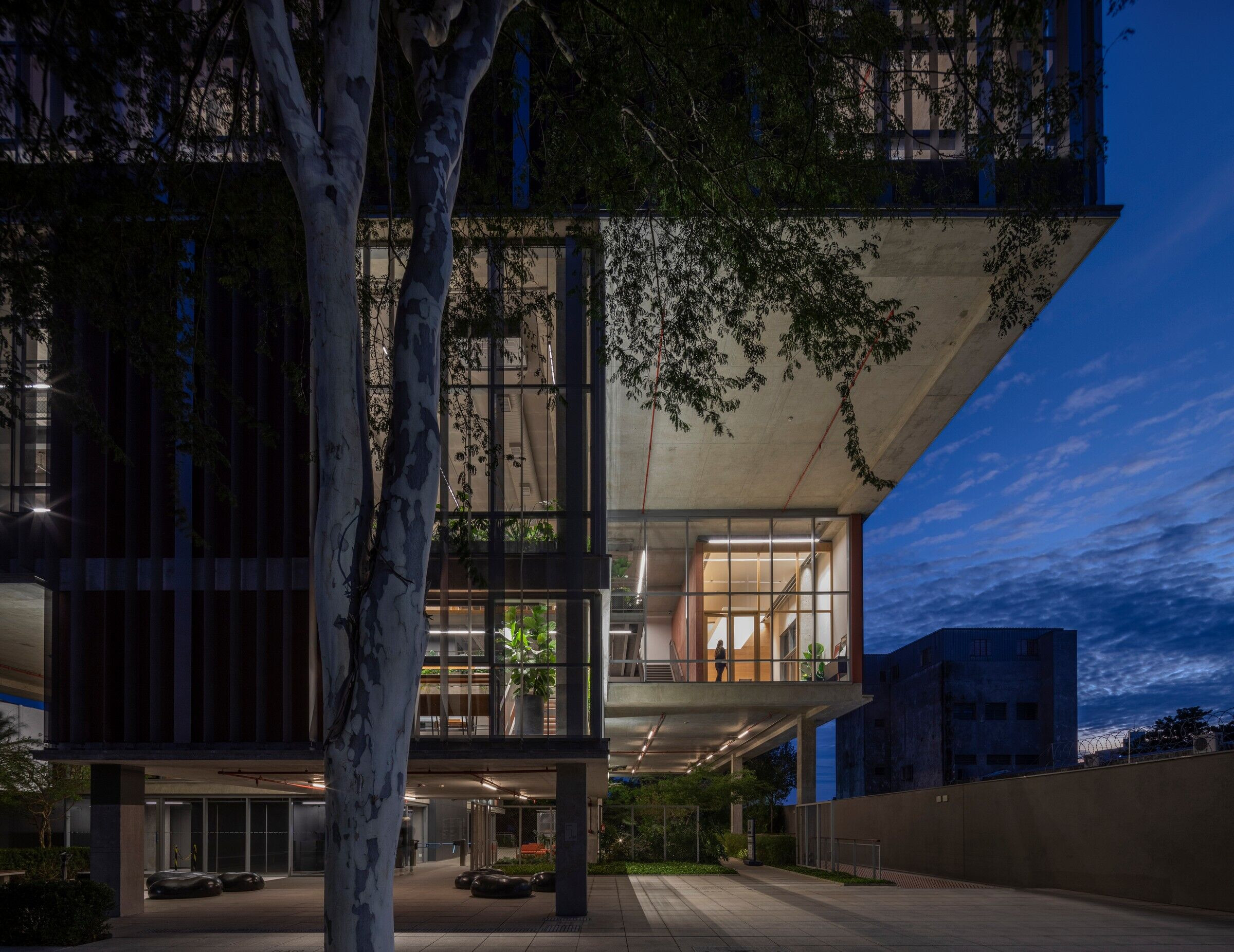 https://archello.com/story/125662/attachments/photos-videos/3 photo_credit Maíra Acayaba