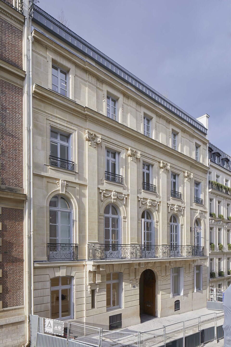 https://archello.com/story/126097/attachments/photos-videos/11 photo_credit Hervé Abbadie