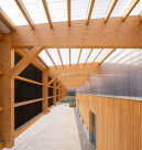08-timber-hat-translucent-canopy-rundzwei-architekten.jpeg