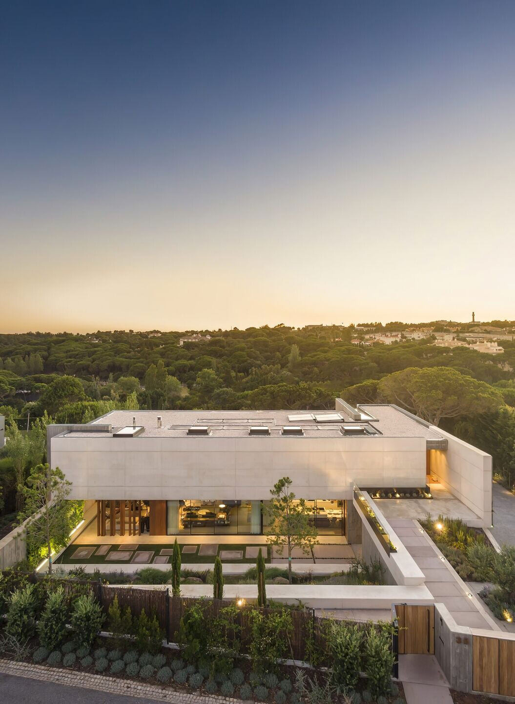 https://archello.com/story/126312/attachments/photos-videos/8 photo_credit Fernando Guerra / FG+SG