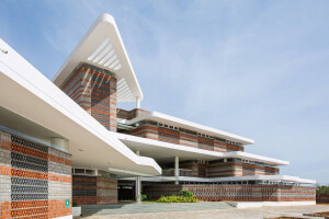 10 school buildings with special brick facades