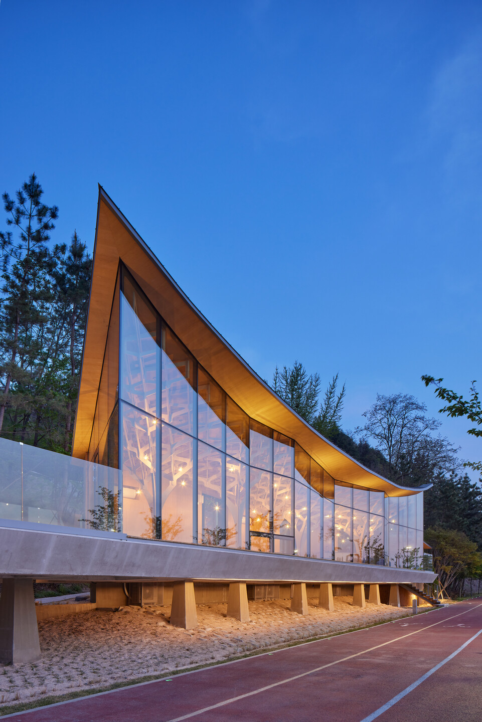 https://archello.com/story/126389/attachments/photos-videos/27 photo_credit Rohspace