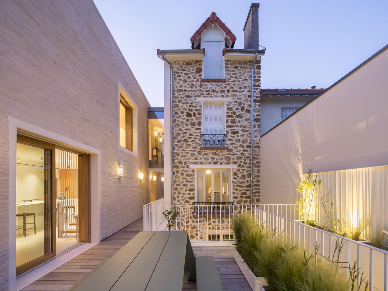House in Hauts-de-Seine marries traditional French architecture with contemporary forms