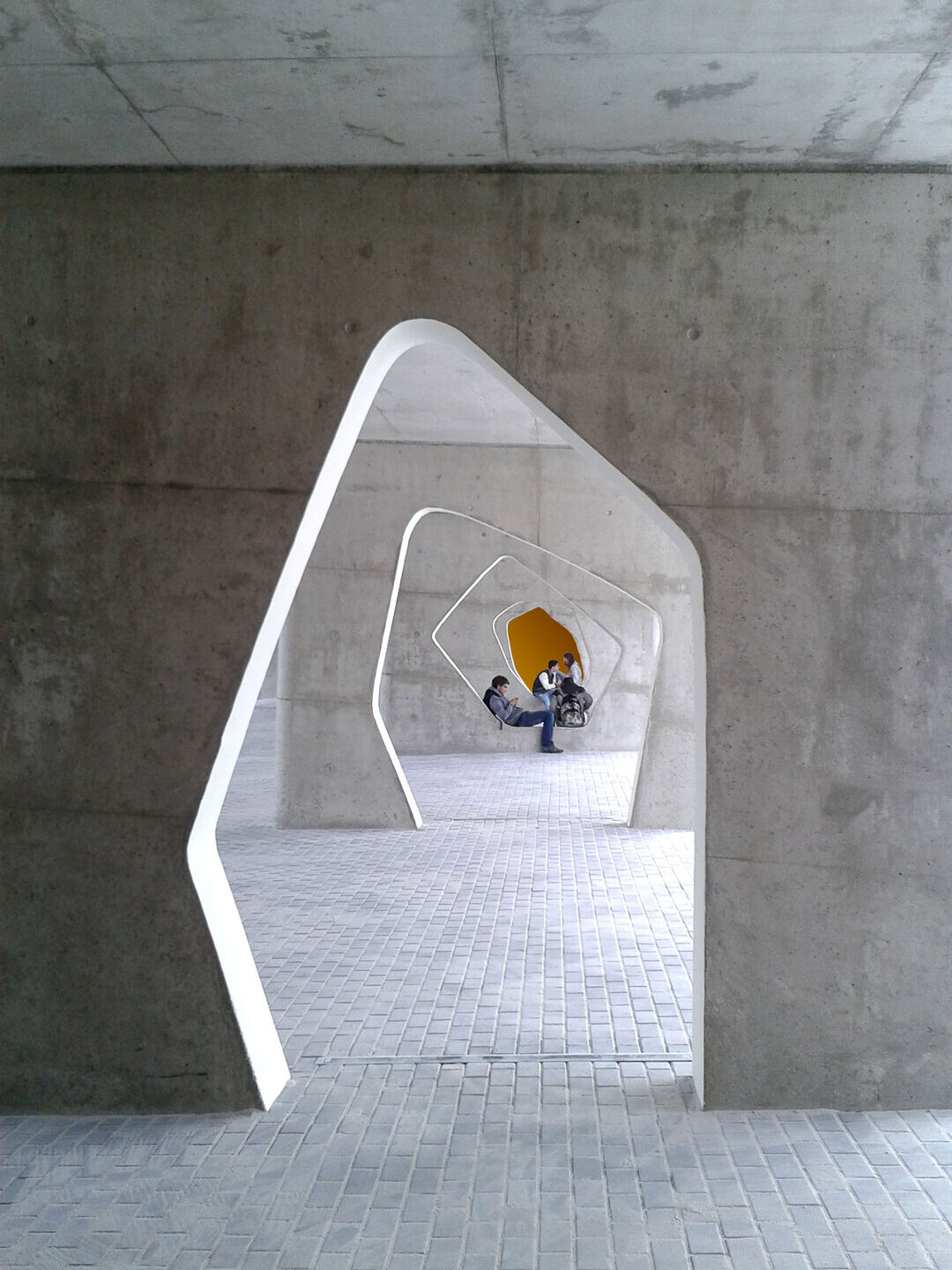 https://archello.com/story/126577/attachments/photos-videos/16 photo_credit Invisible gentleman