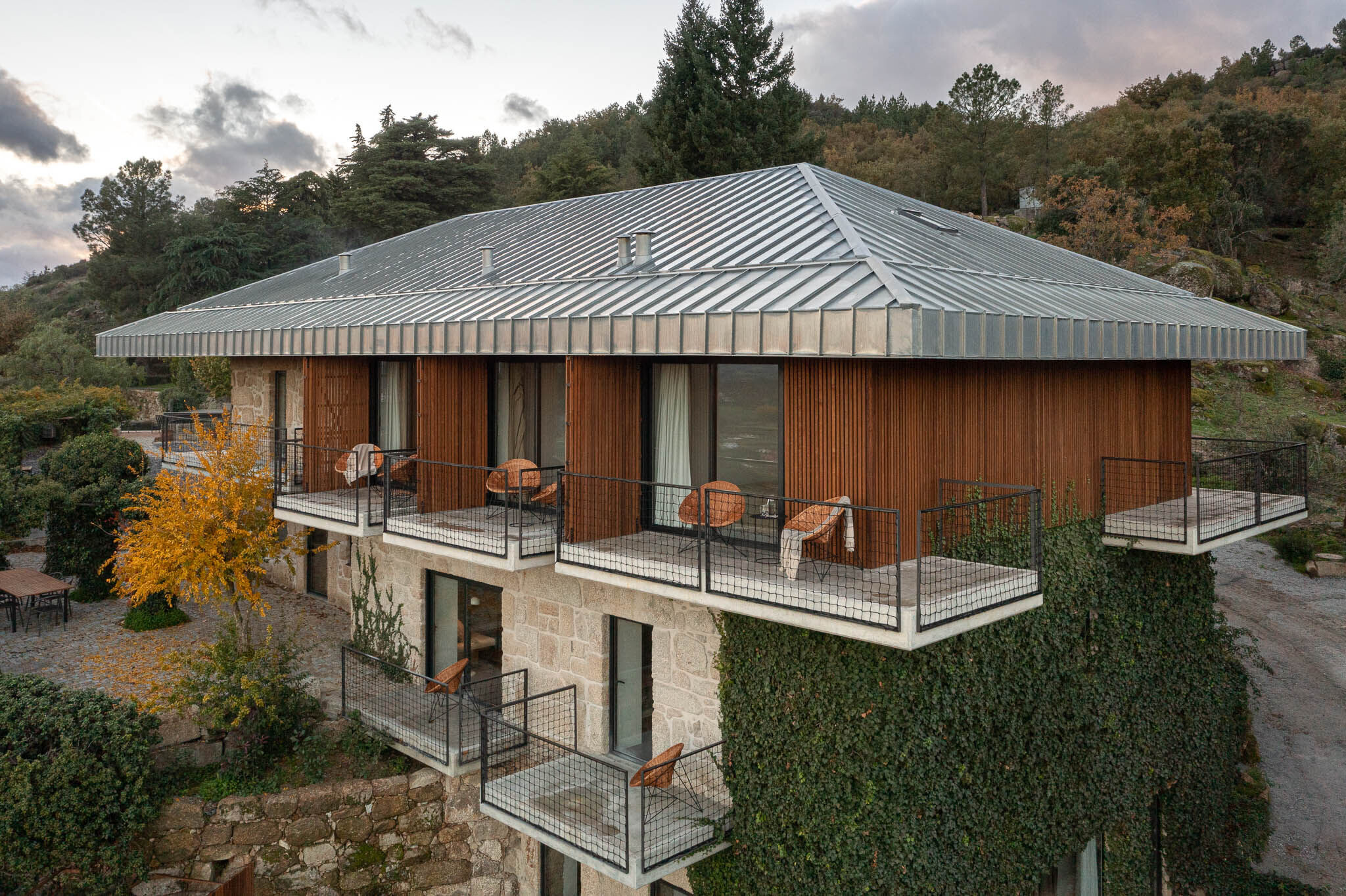 https://archello.com/story/126601/attachments/photos-videos/21 photo_credit Ivo Tavares Studio