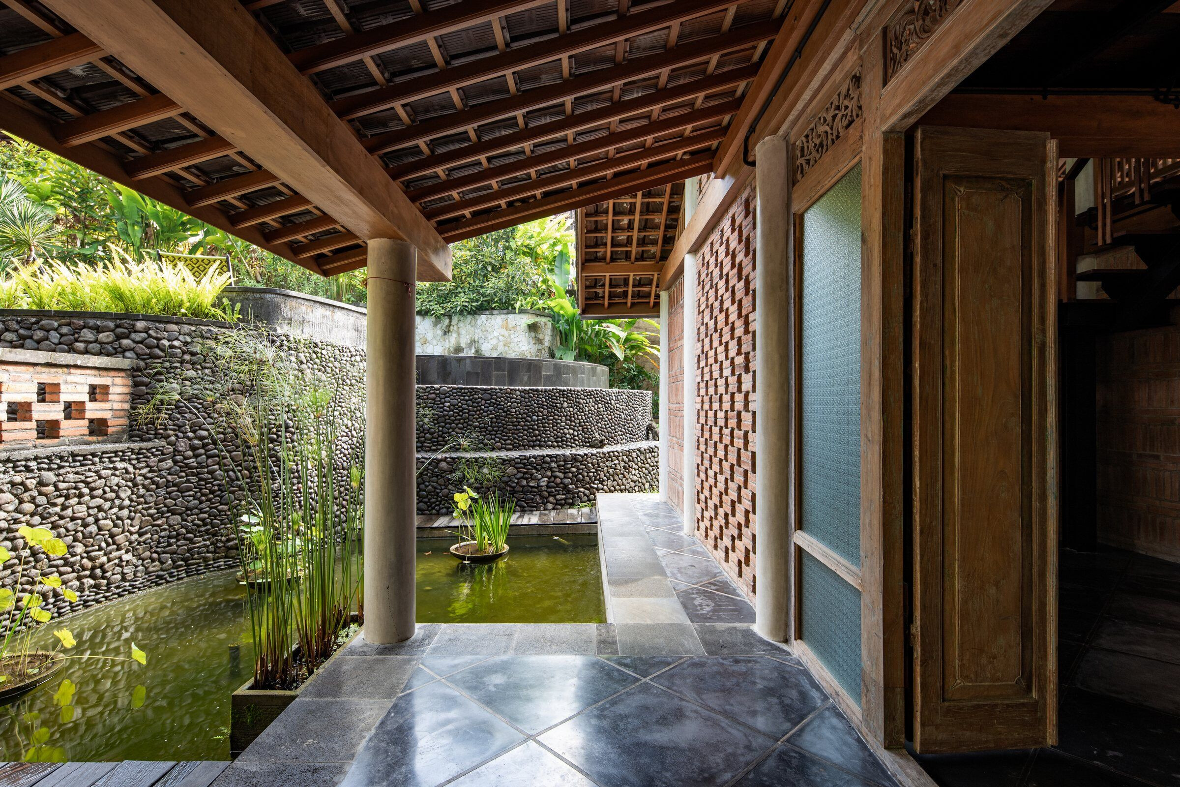 https://archello.com/story/126871/attachments/photos-videos/16 photo_credit Indra Wiras