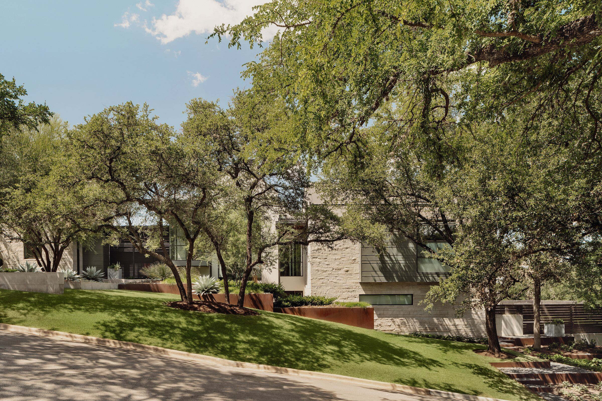 https://archello.com/story/127119/attachments/photos-videos/3 photo_credit Chase Daniel