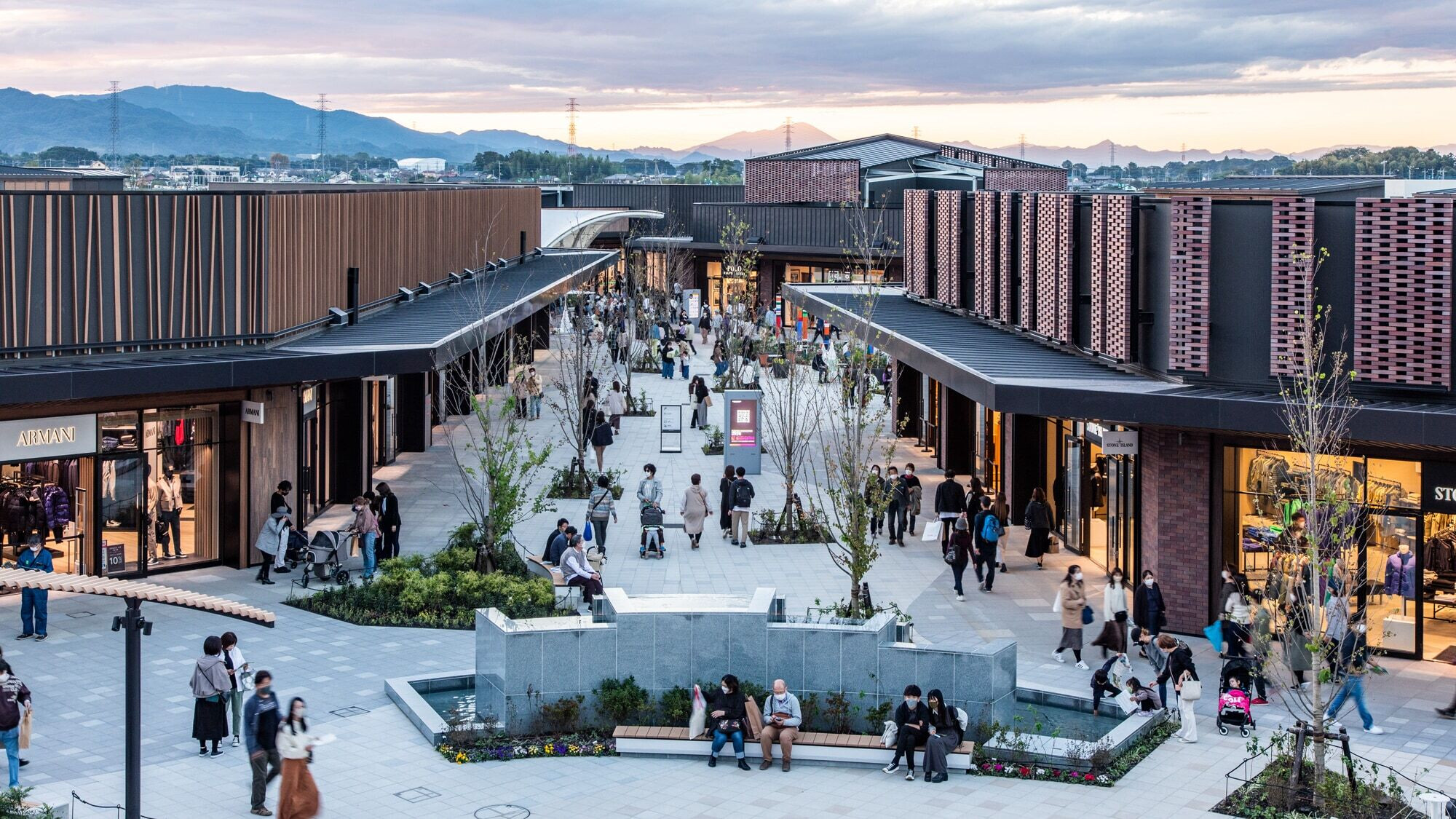 https://archello.com/story/127352/attachments/photos-videos/6 photo_credit Tokyo branch of SS Co.