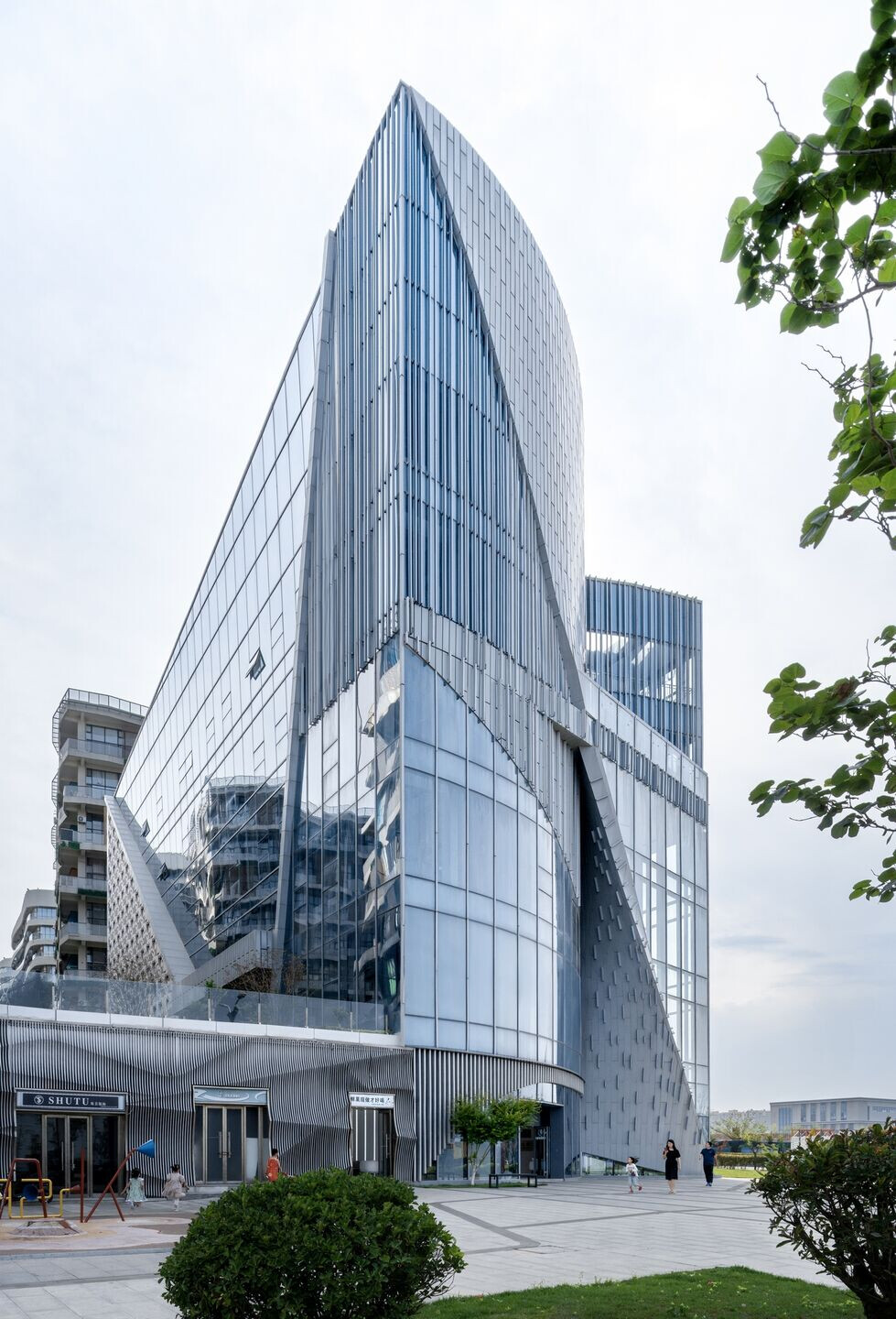 https://archello.com/story/127794/attachments/photos-videos/6 photo_credit Highlite Images