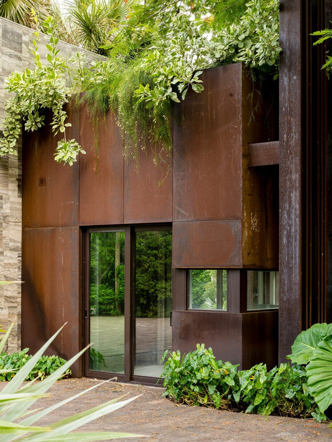 https://archello.com/story/127818/attachments/photos-videos/10 photo_credit Michael Stavaridis