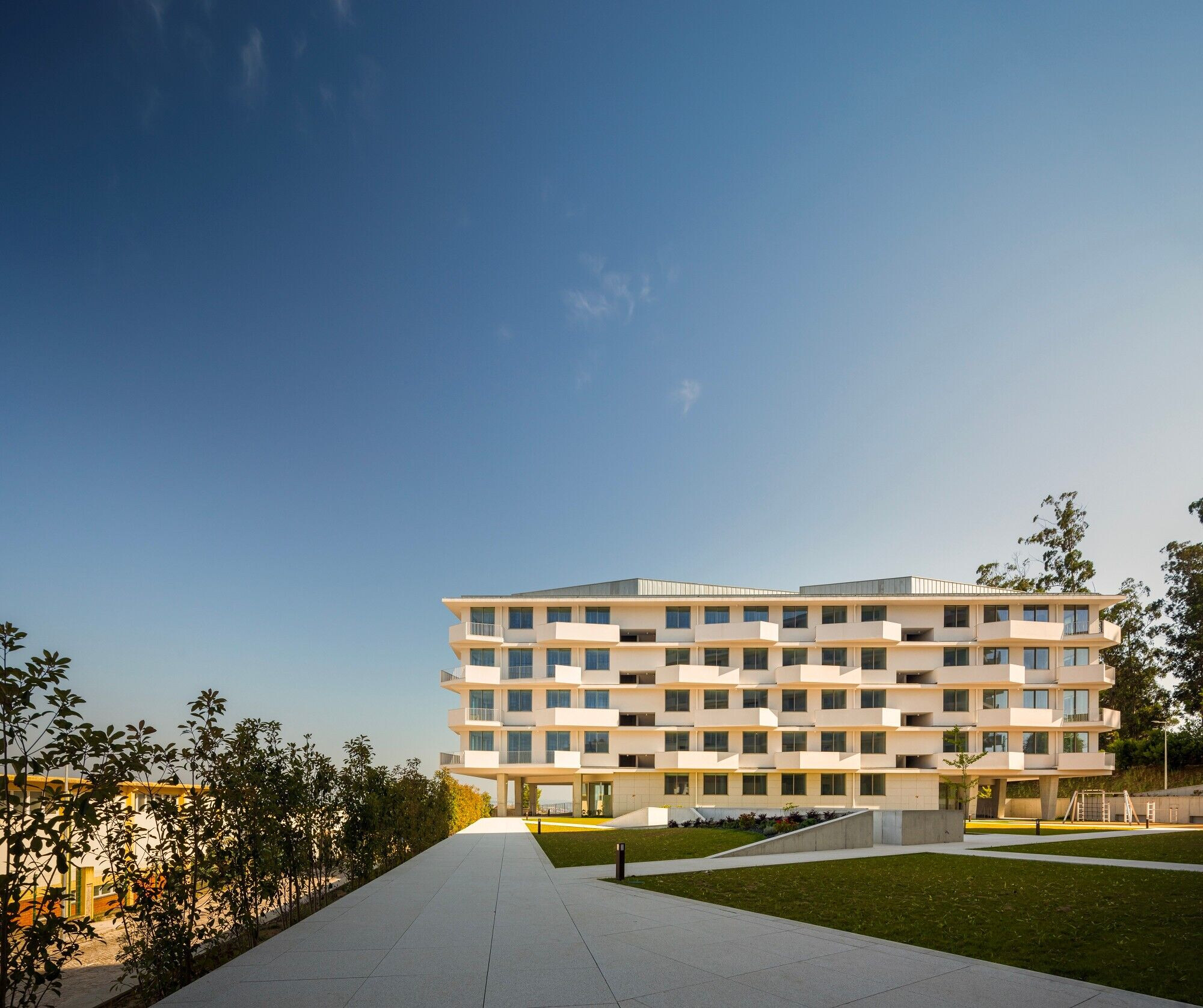 https://archello.com/story/127935/attachments/photos-videos/3 photo_credit Fernando Guerra - FG+SG | Fotografias de Arquitectura