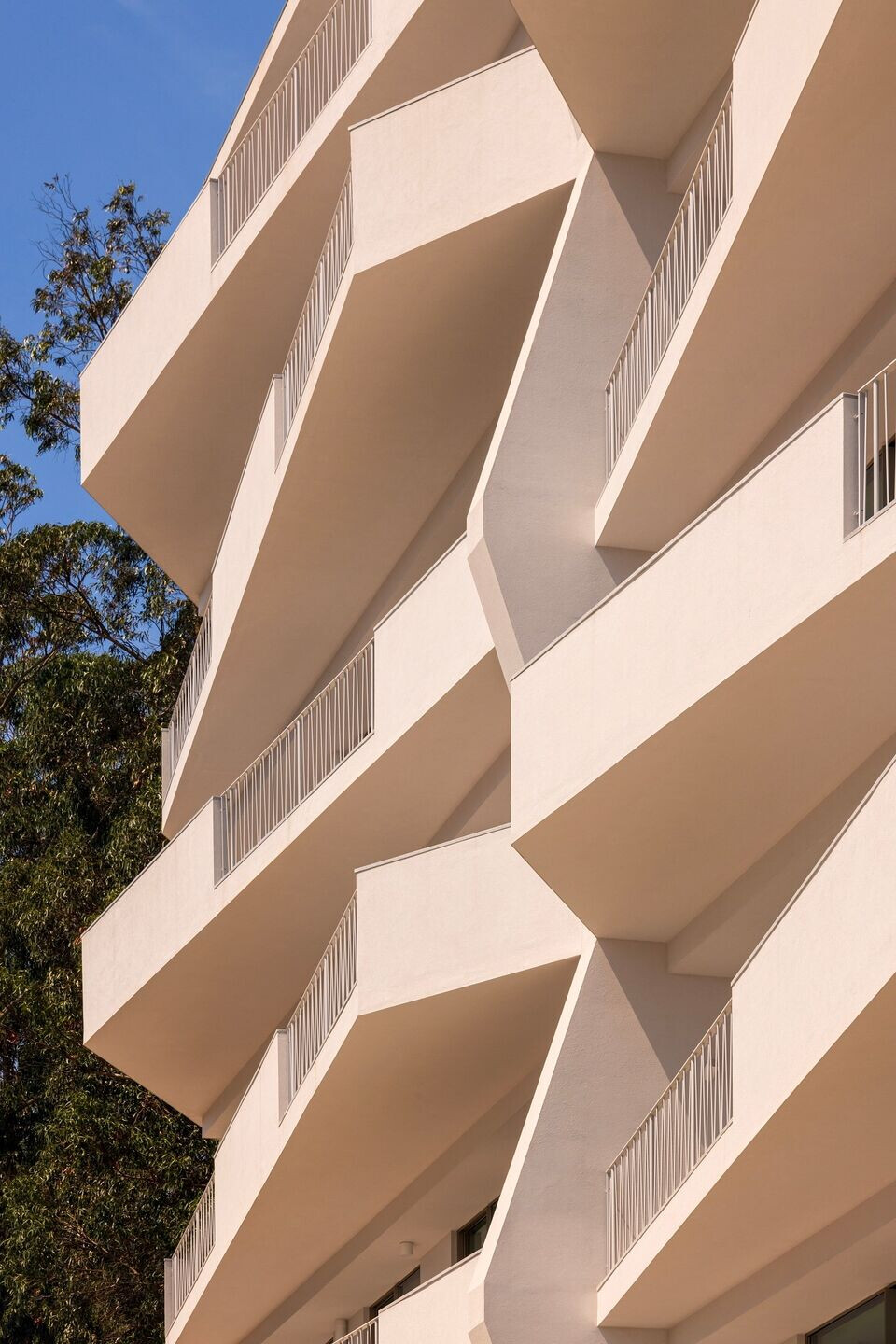 https://archello.com/story/127935/attachments/photos-videos/22 photo_credit Fernando Guerra - FG+SG | Fotografias de Arquitectura