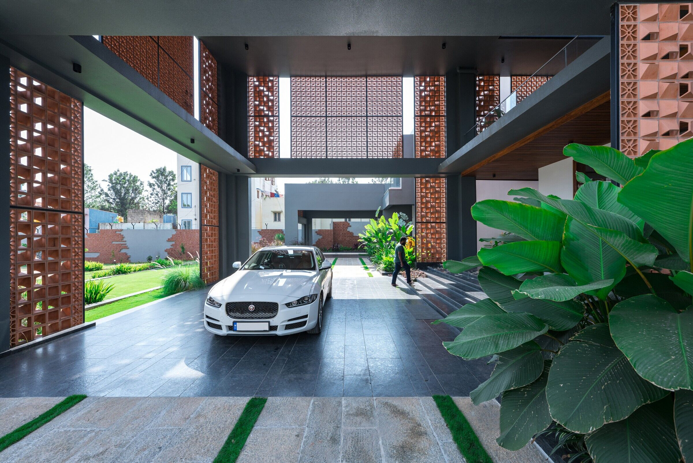 https://archello.com/story/127921/attachments/photos-videos/5 photo_credit Atik Bheda