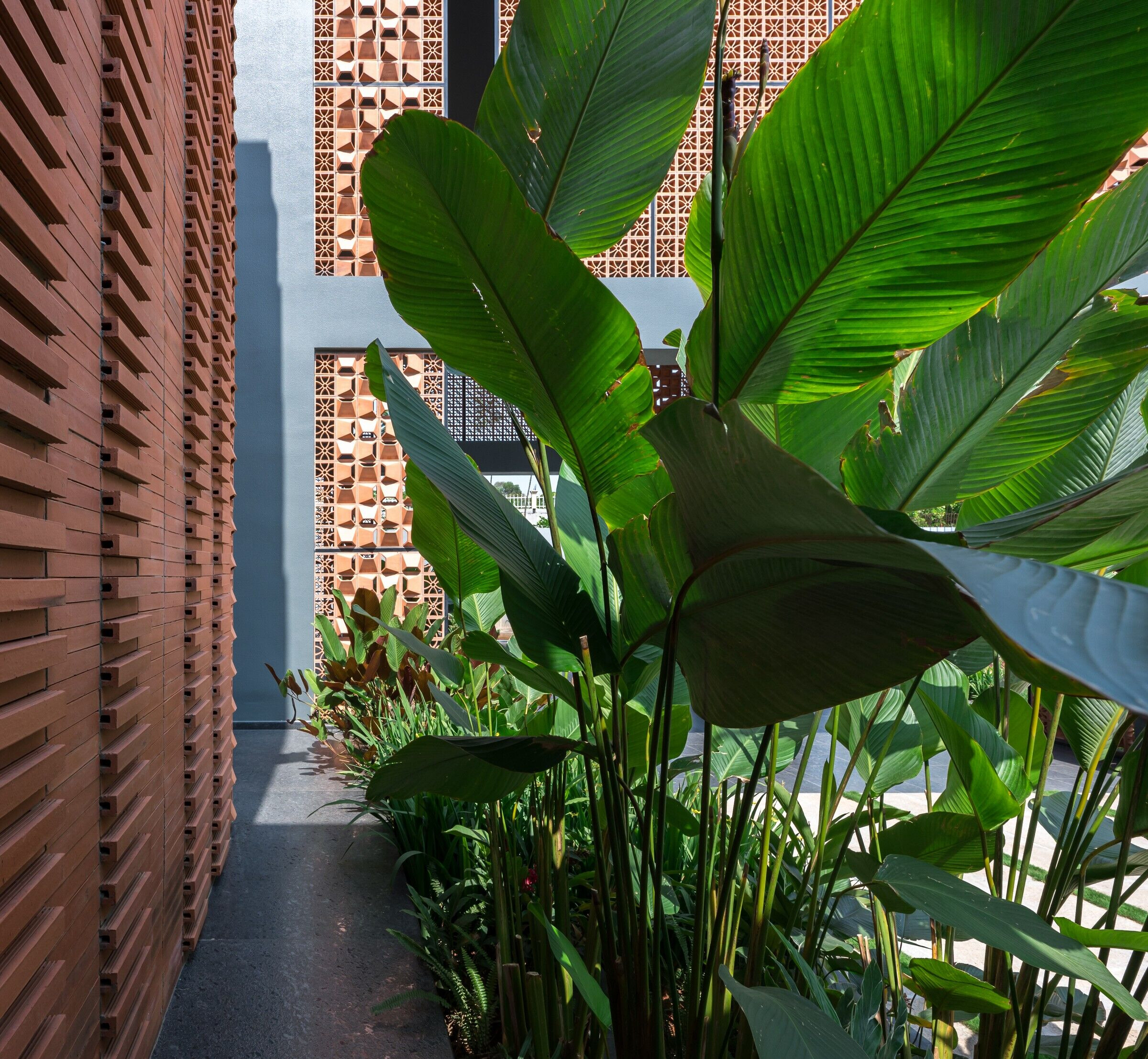 https://archello.com/story/127921/attachments/photos-videos/15 photo_credit Atik Bheda