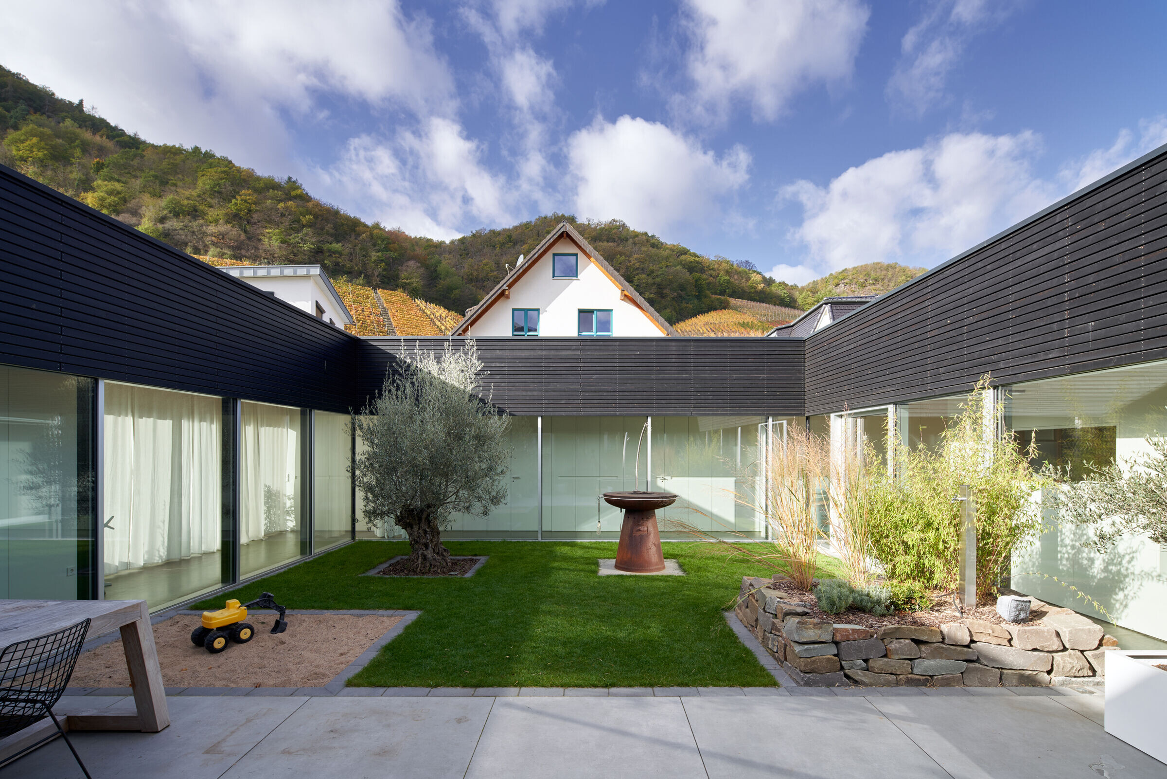 https://archello.com/story/128511/attachments/photos-videos/7 photo_credit Veit Landwehr