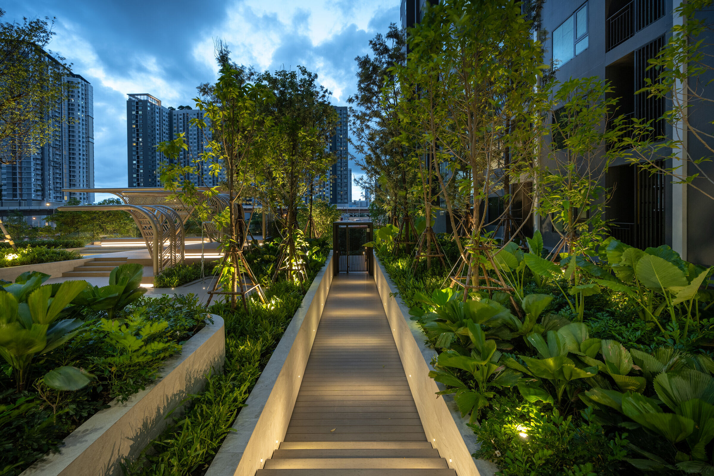 https://archello.com/story/123937/attachments/photos-videos/9 photo_credit Redland-scape.Ltd