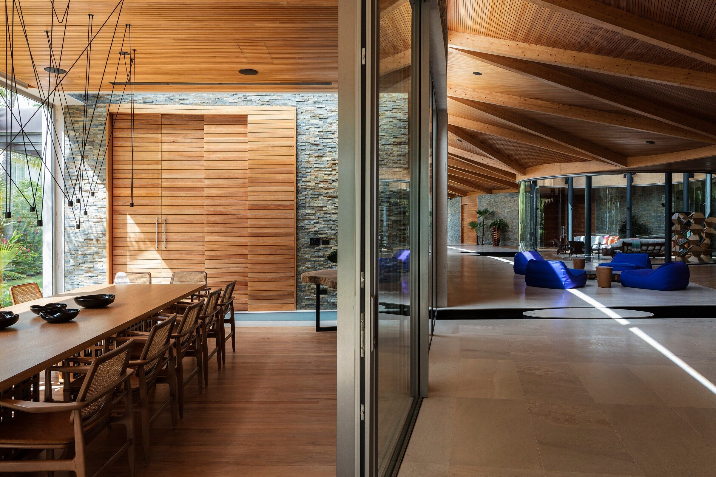 https://archello.com/story/129089/attachments/photos-videos/5 photo_credit Leonardo Finotti