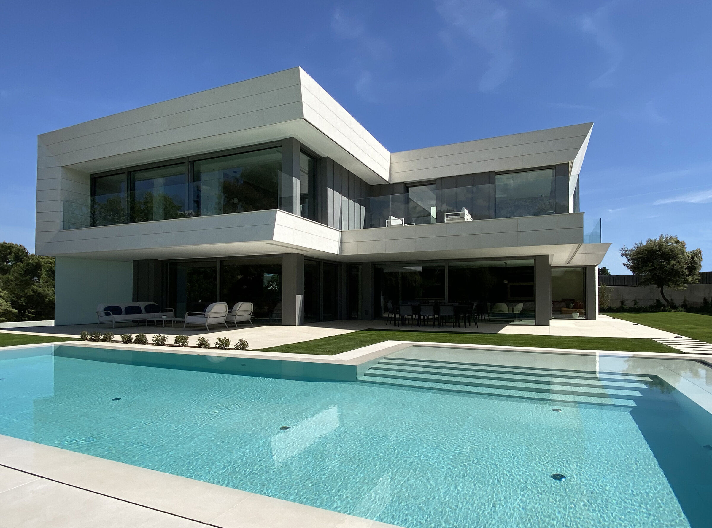 https://archello.com/story/122368/attachments/photos-videos/8
