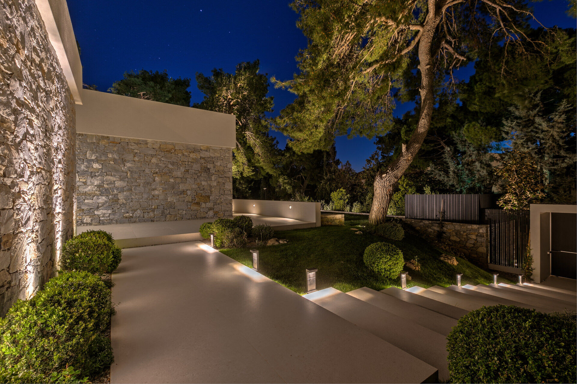 https://archello.com/story/129561/attachments/photos-videos/14 photo_credit George Fakaros