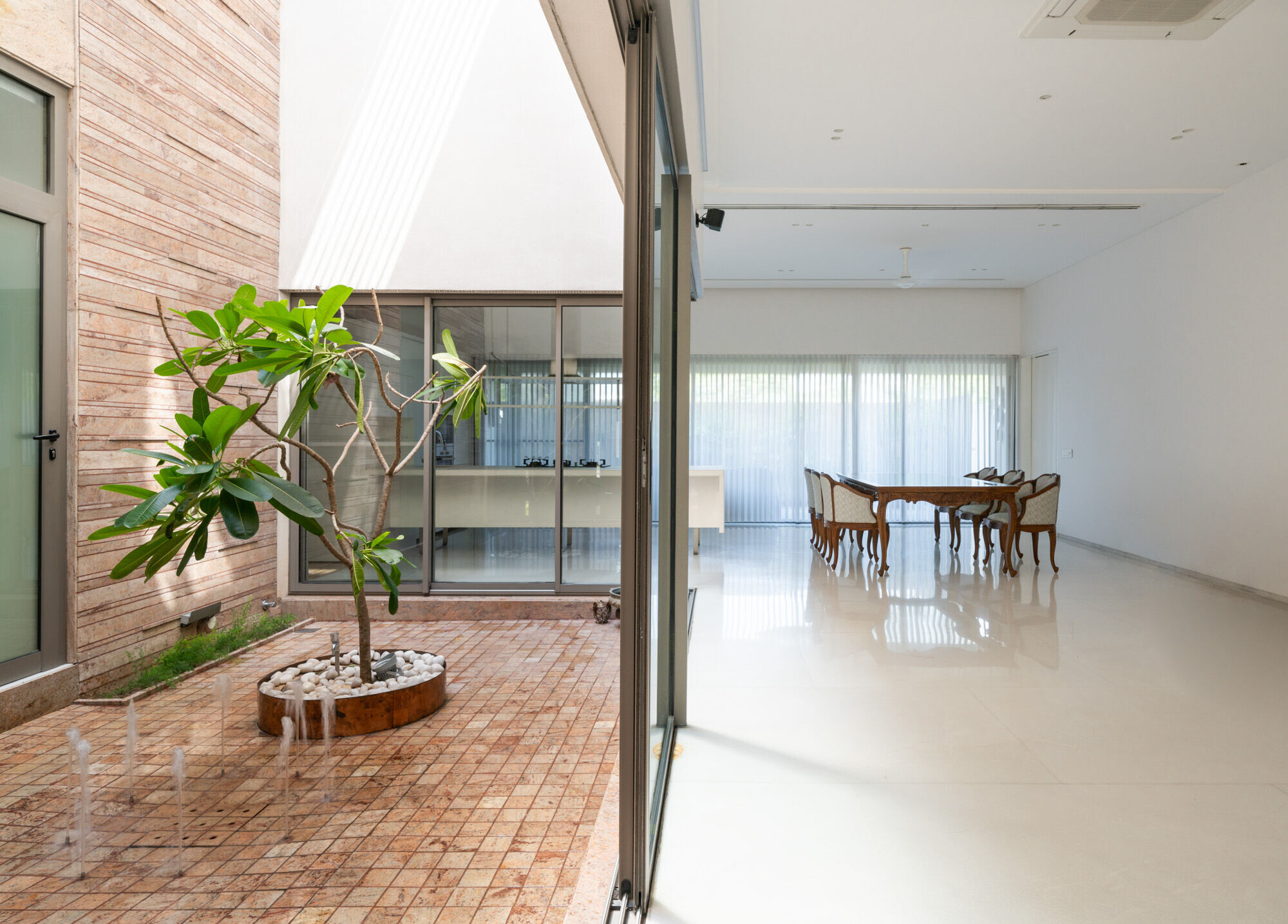 https://archello.com/story/129739/attachments/photos-videos/11