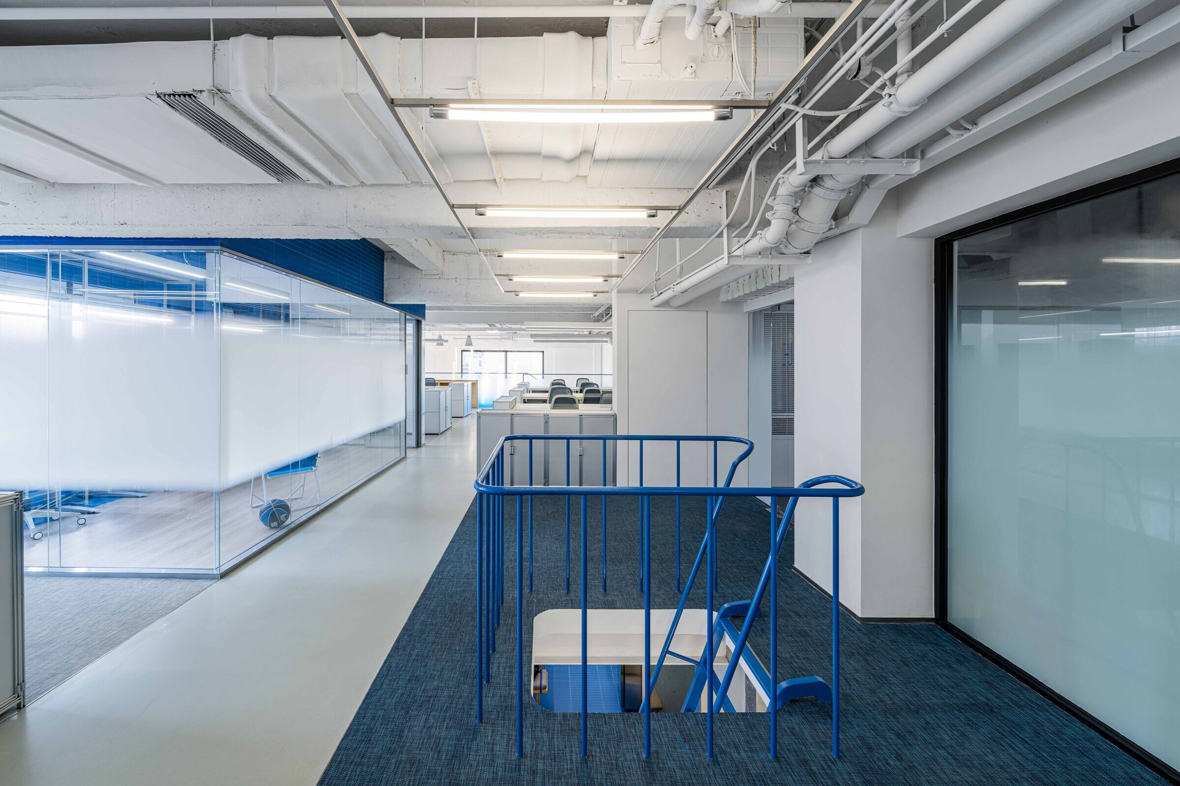 https://archello.com/story/129727/attachments/photos-videos/4 photo_credit pronounced design