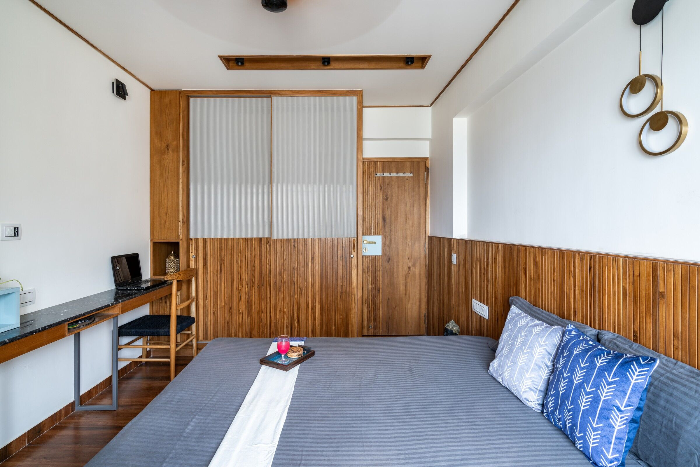https://archello.com/story/129744/attachments/photos-videos/18 photo_credit Maulik Patel / Inclined Studio