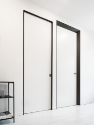 ECLISSE Mimesi on a flush pocket door, next to ECLISSE 40