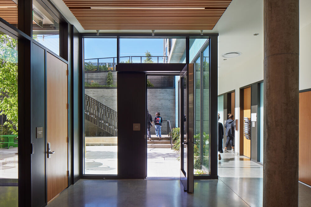 https://archello.com/story/129926/attachments/photos-videos/32 photo_credit Bruce Damnote