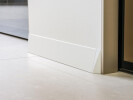 ECLISSE Delta - Inclined minimal skirting board