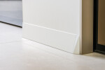 ECLISSE Delta - Inclined minimal skirting board