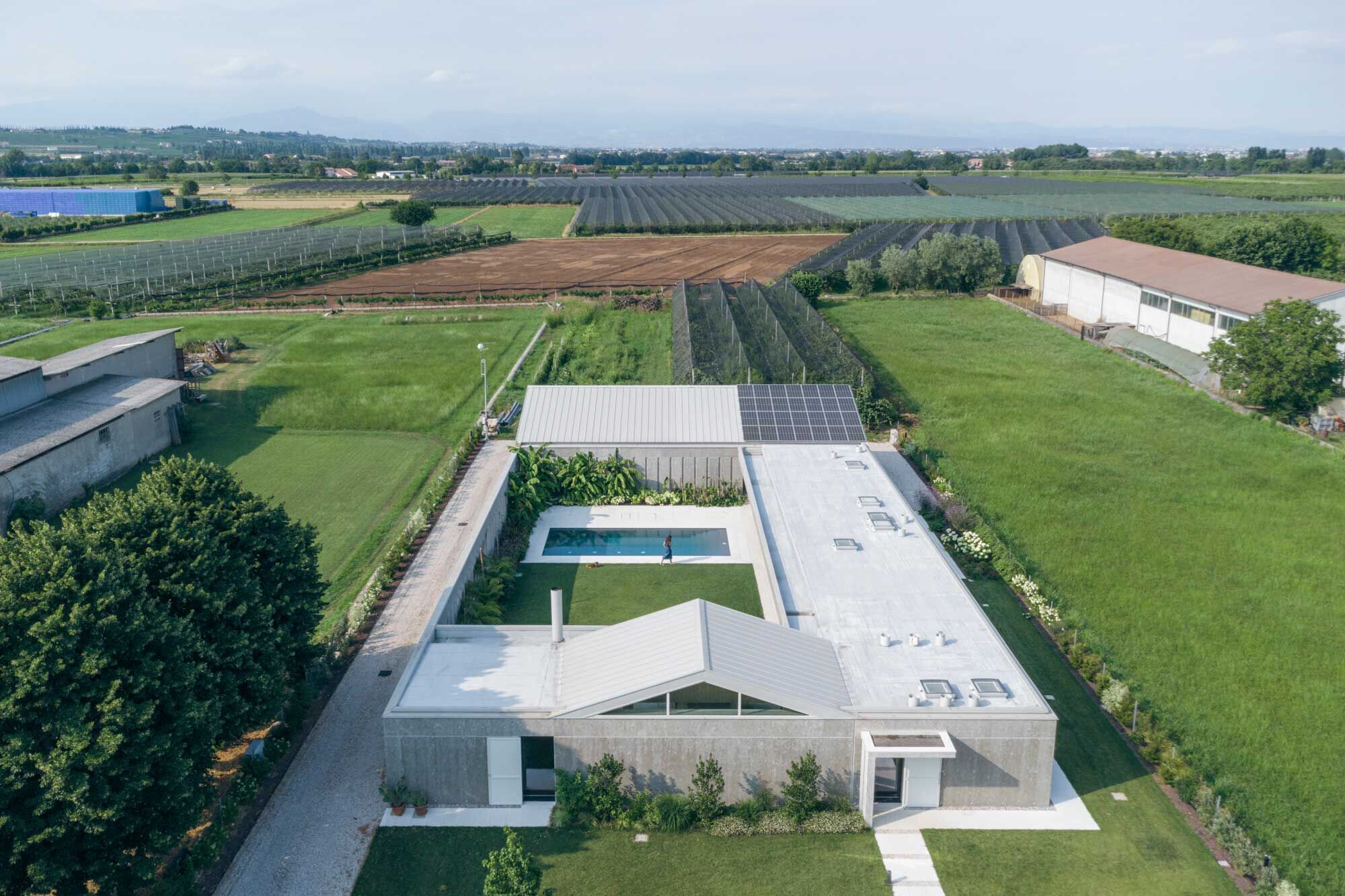 https://archello.com/story/130129/attachments/photos-videos/26 photo_credit Lorenzo Linthout