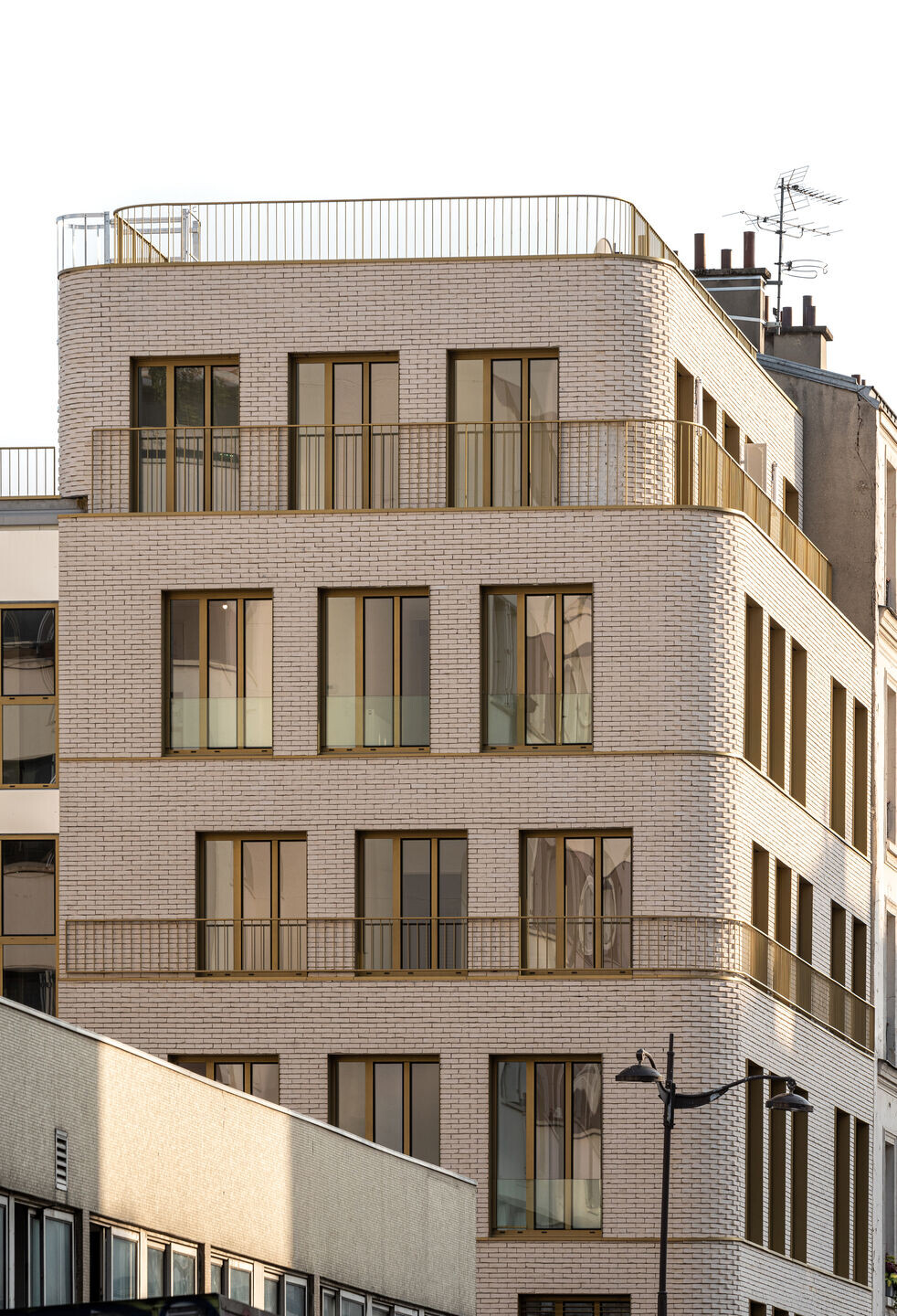 https://archello.com/story/130204/attachments/photos-videos/7 photo_credit ©Simon_Guesdon
