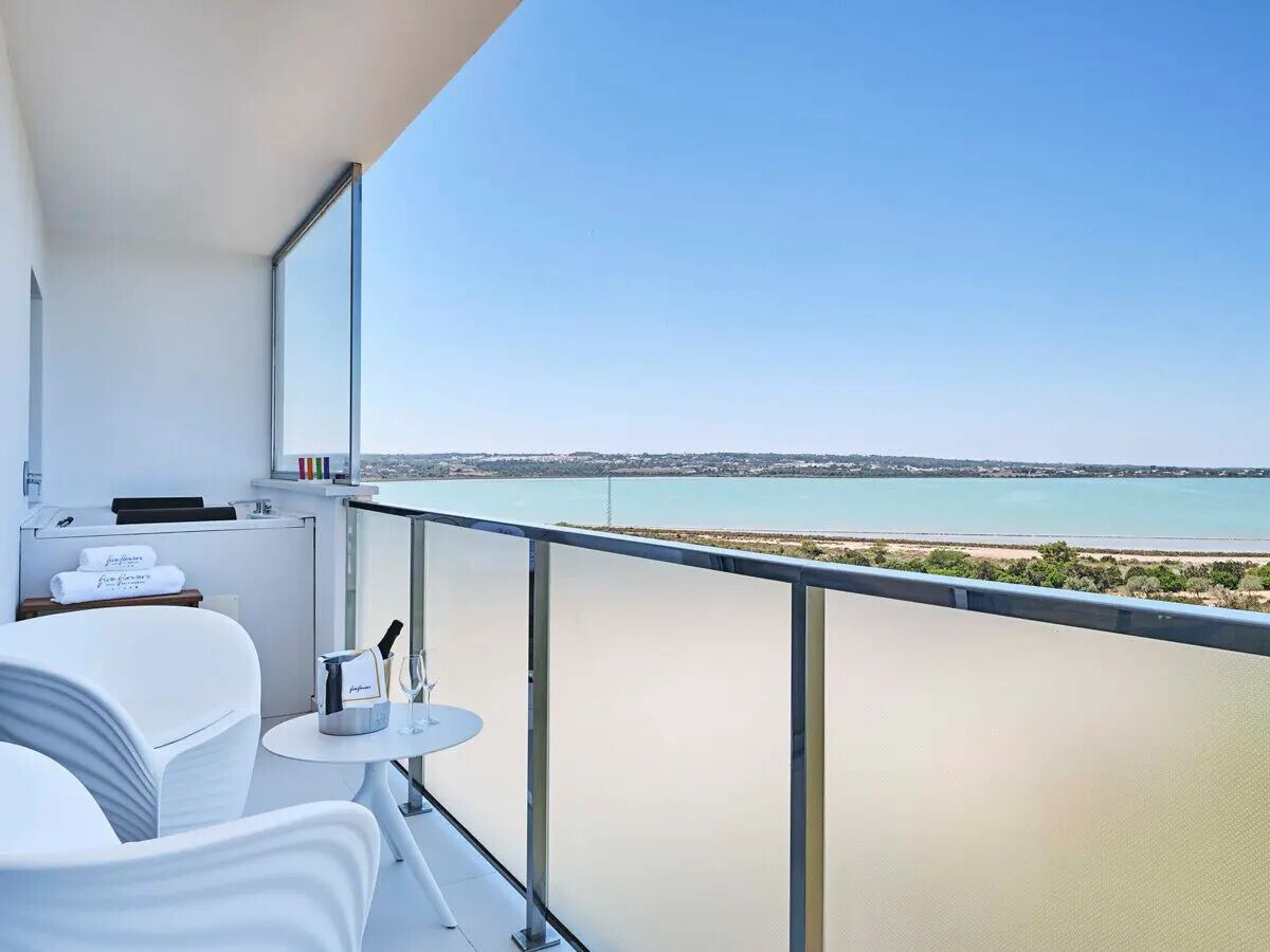 https://archello.com/story/130205/attachments/photos-videos/6 photo_credit Image Courtesy Vondom