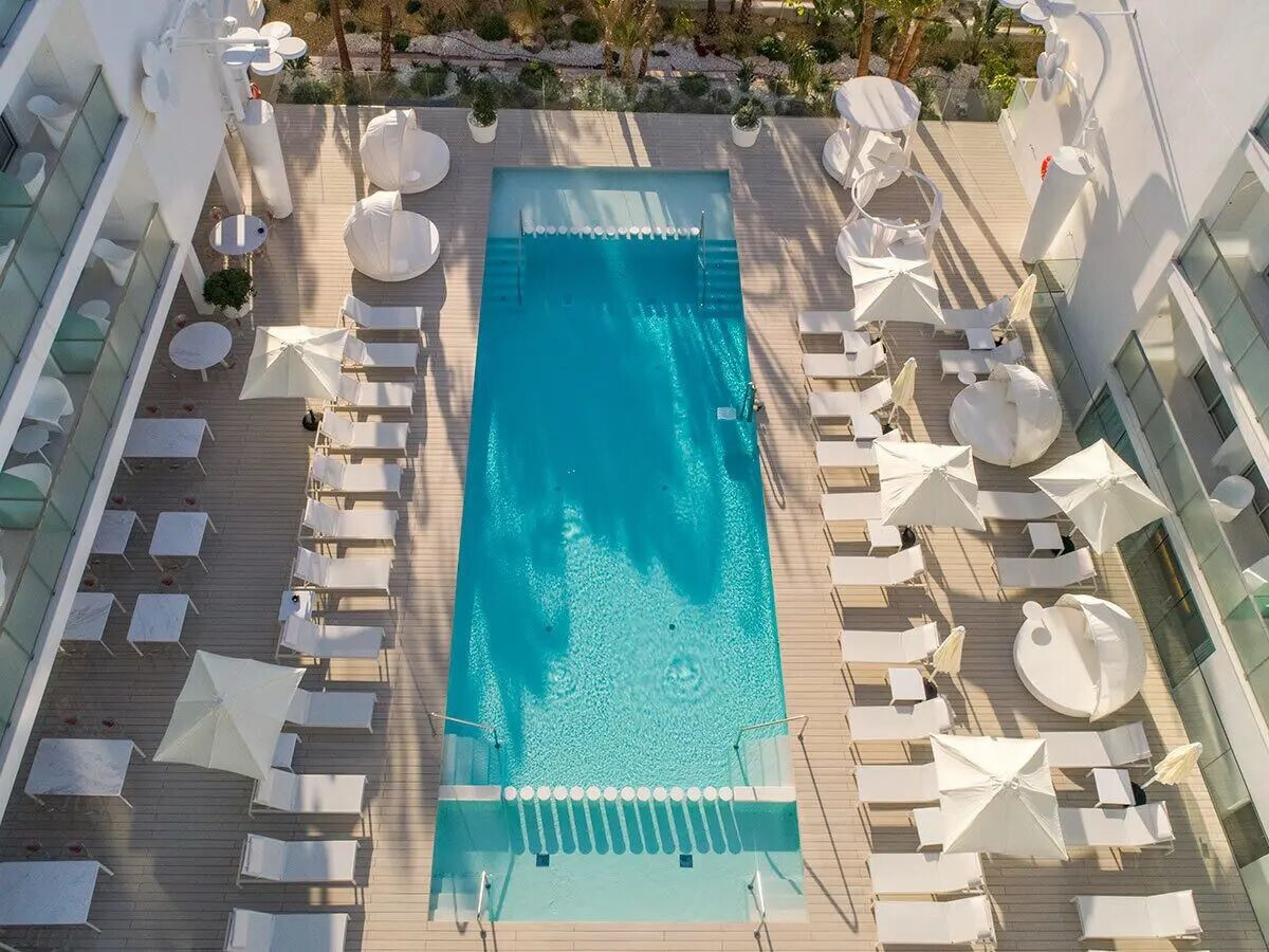 https://archello.com/story/130205/attachments/photos-videos/7 photo_credit Image Courtesy Vondom