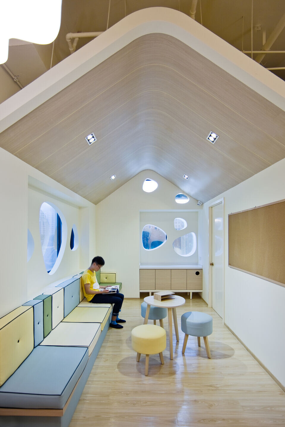 https://archello.com/story/130262/attachments/photos-videos/9