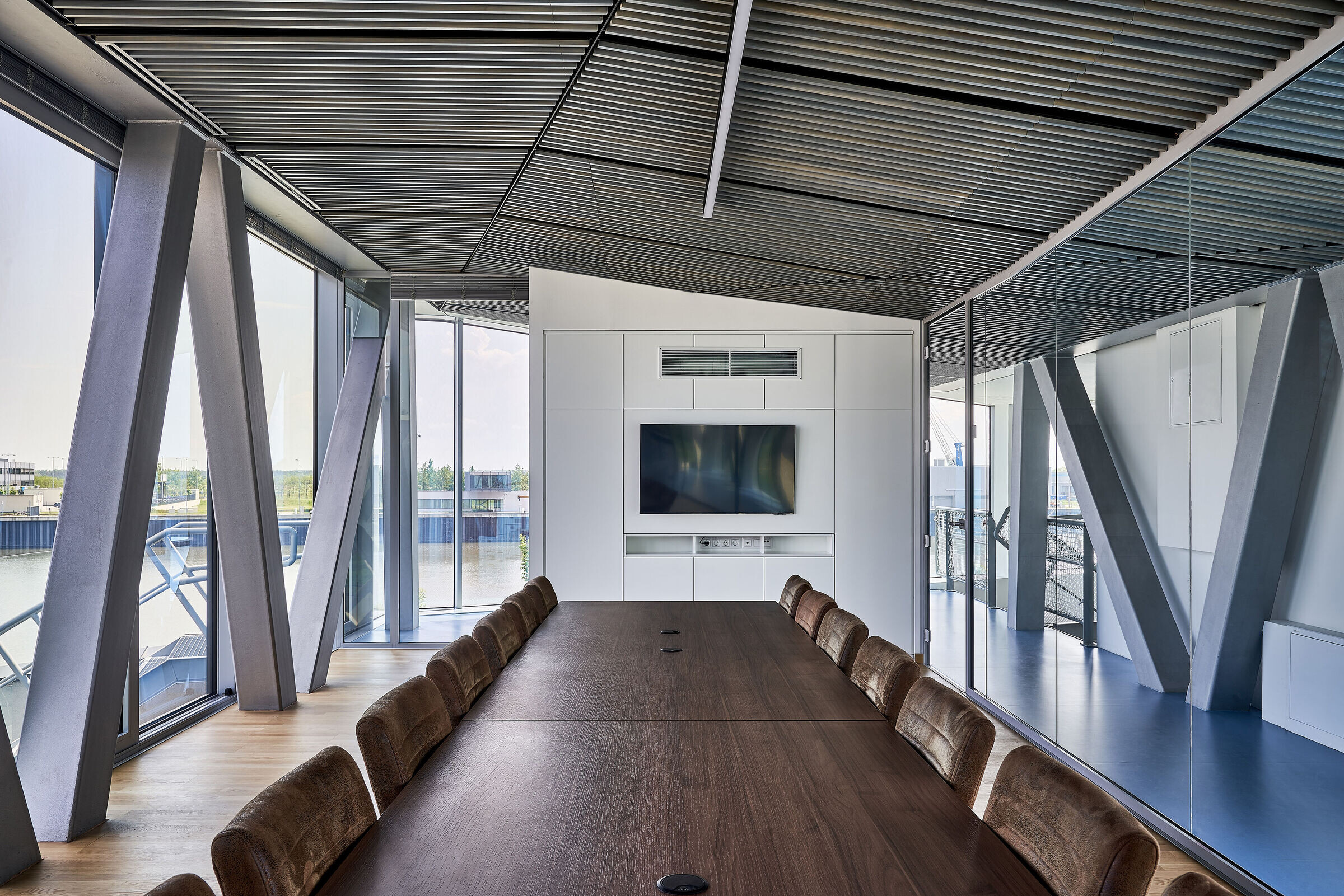 https://archello.com/story/130218/attachments/photos-videos/25 photo_credit Sugar and Salt Ltd., Northern Transdanubian Water Directorate