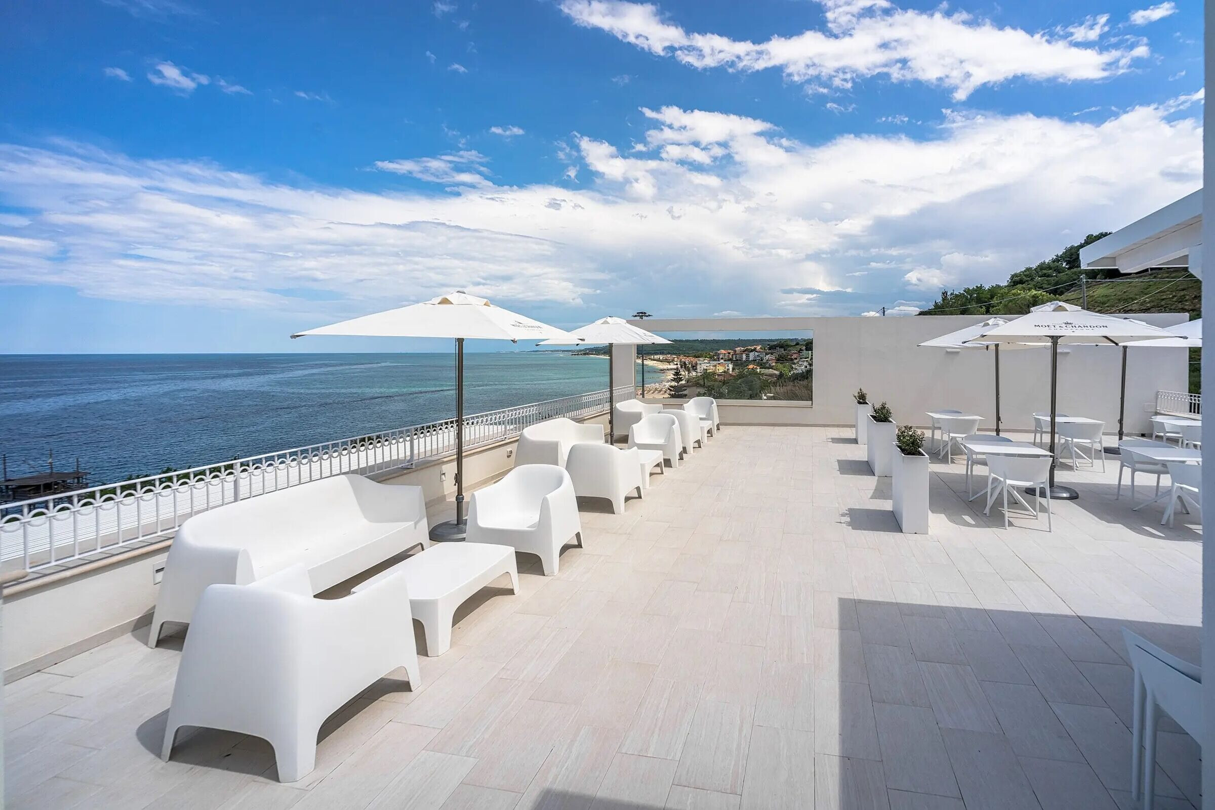 https://archello.com/story/130264/attachments/photos-videos/8 photo_credit Image Courtesy Vondom