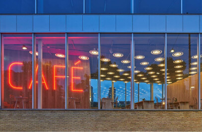 Bonniers Konsthall, Entrance and Café