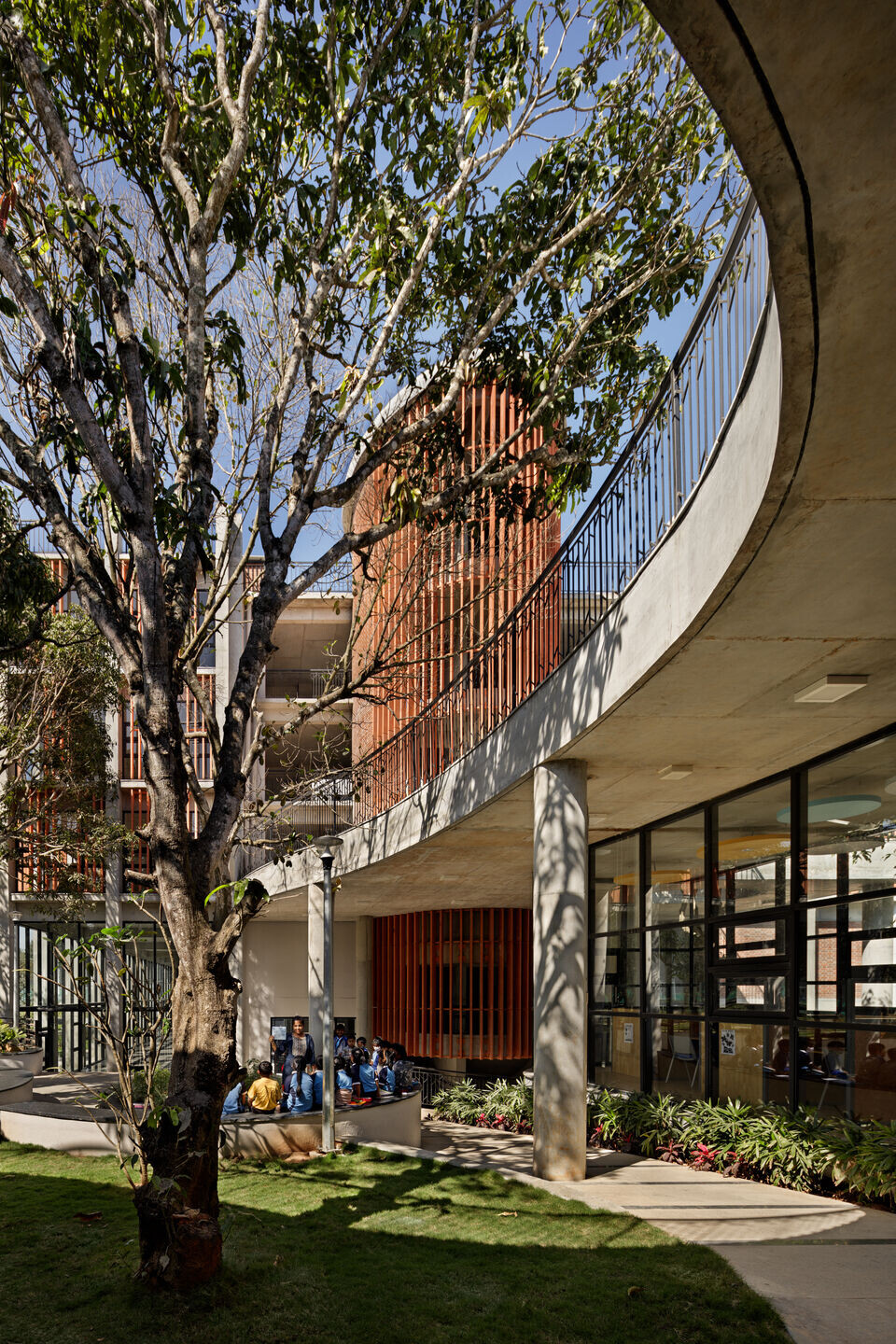 https://archello.com/story/130355/attachments/photos-videos/17 photo_credit Andre Fanthome