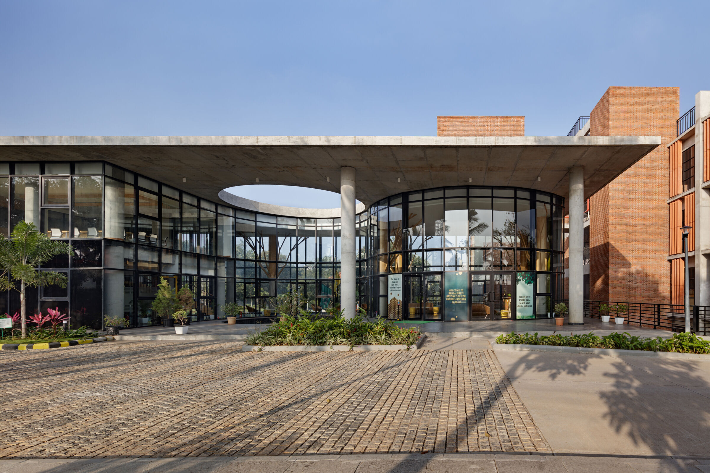 https://archello.com/story/130355/attachments/photos-videos/18 photo_credit Andre Fanthome