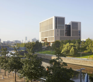 Stanton Williams completes a new landmark building for UCL East