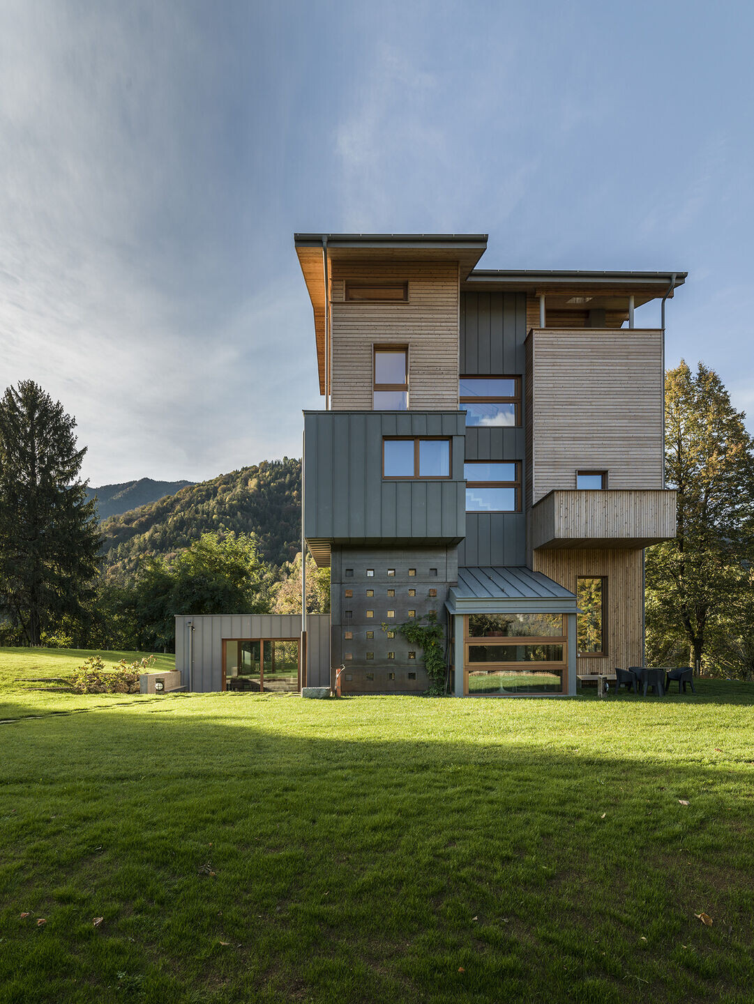 https://archello.com/story/130647/attachments/photos-videos/25 photo_credit Ezio Manciucca