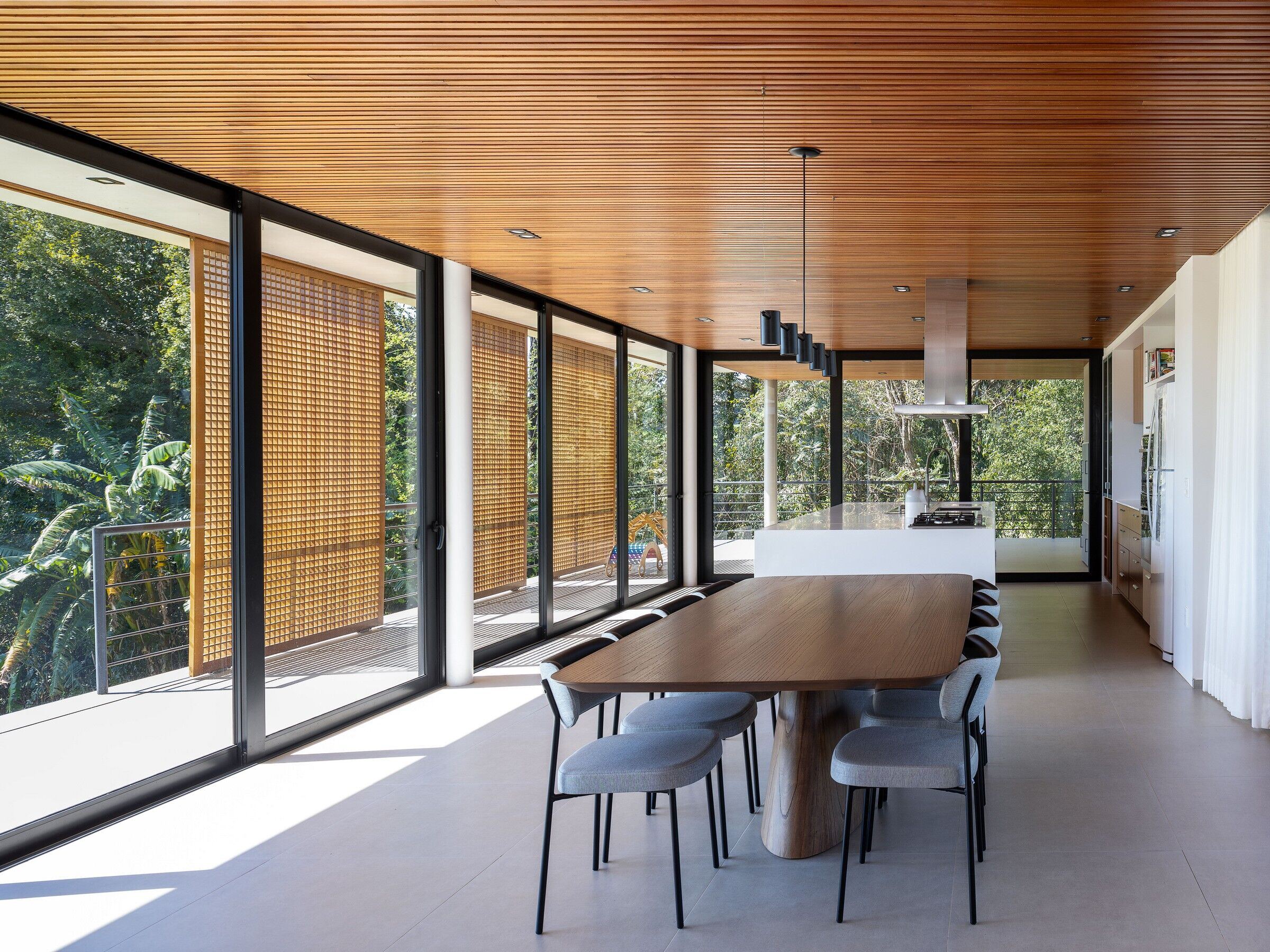 https://archello.com/story/130717/attachments/photos-videos/25 photo_credit Alcindo Dedavid