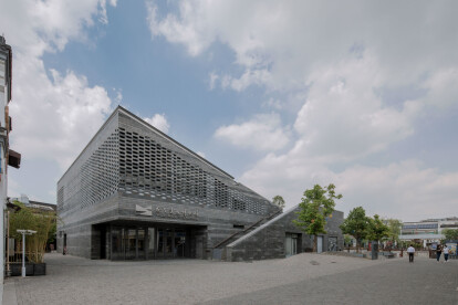 Wuxi Meili Site Museum embraces an ancient archeological site and the public realm